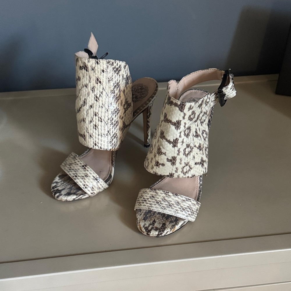 Snakeskin Patterned Women's Heels
Vince camuto